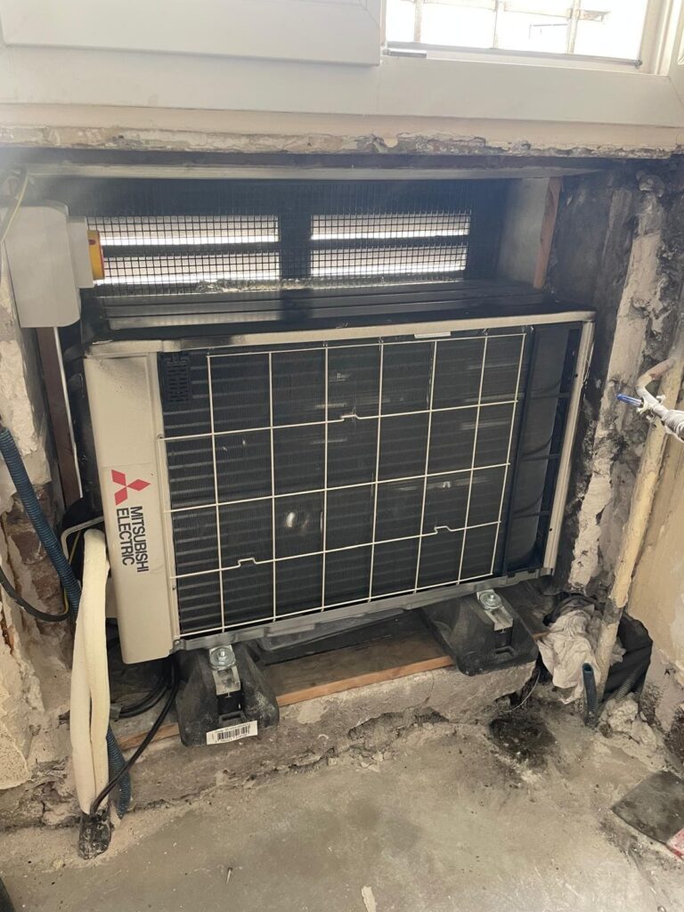 unité extérieure ventilation climatiseur mitsubishi